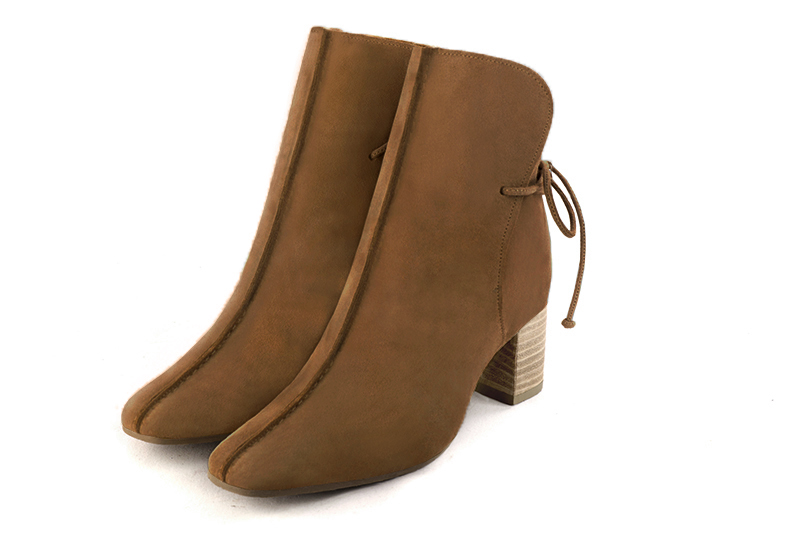 Caramel brown women's ankle boots with laces at the back. Square toe. Medium block heels. Front view - Florence KOOIJMAN